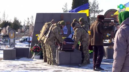 У Солошиному попрощалися з героєм-захисником Олександром Говоруном