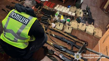 На Полтавщині викрили канал незаконного обігу зброї: вилучено понад 150 кг вибухівки та десятки одиниць вогнепальної зброї