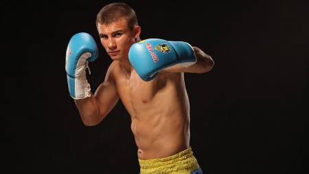 Олександр Хижняк дебютує в професійному боксі
