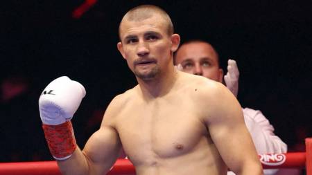 Олімпійський чемпіон Олександр Хижняк здобув свій перший титульний пояс у професійному боксі